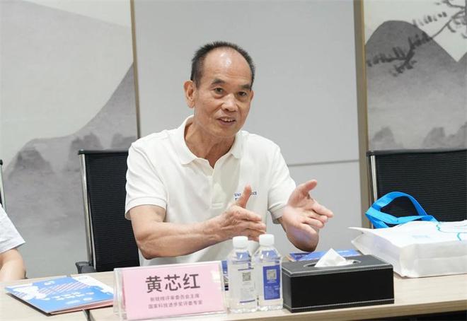 新锐榜评审团走进白兔瓷砖点赞引领行业创新先行者！(图6)