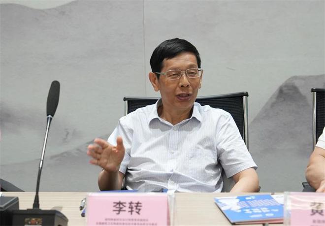 新锐榜评审团走进白兔瓷砖点赞引领行业创新先行者！(图7)