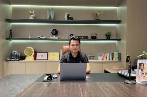珍妮罗曼瓷砖：推出“超白胚金丝绒和超白胚复刻瑧石釉”两套新产品(图1)