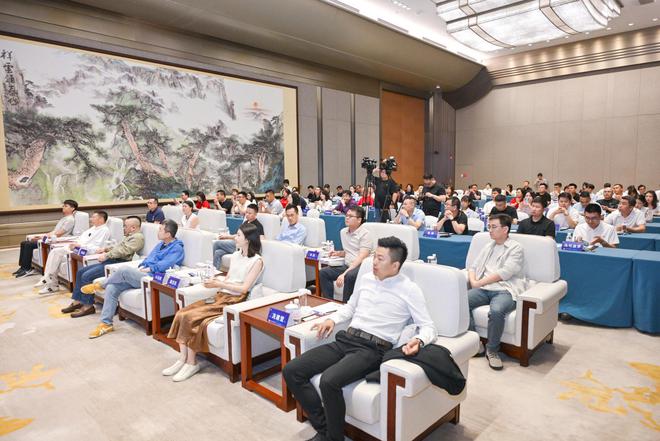 实力见证！卡罗娜获得瓷砖十大品牌、品类冠军等多项殊荣(图3)