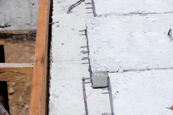薄抹灰外墙外保温系统怎么施工(图3)