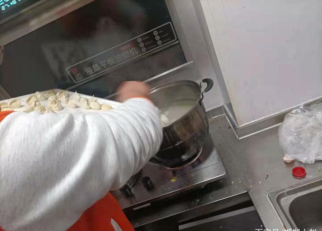 邯郸永年社区服务志愿者服务站冬至递温暖(图3)