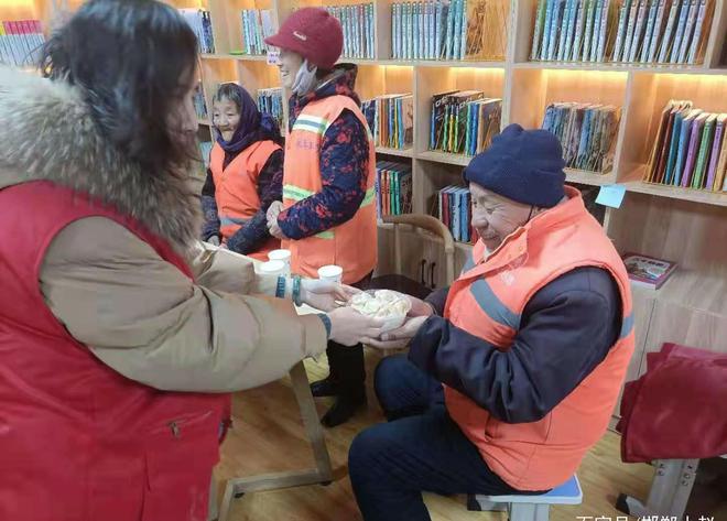 邯郸永年社区服务志愿者服务站冬至递温暖(图4)