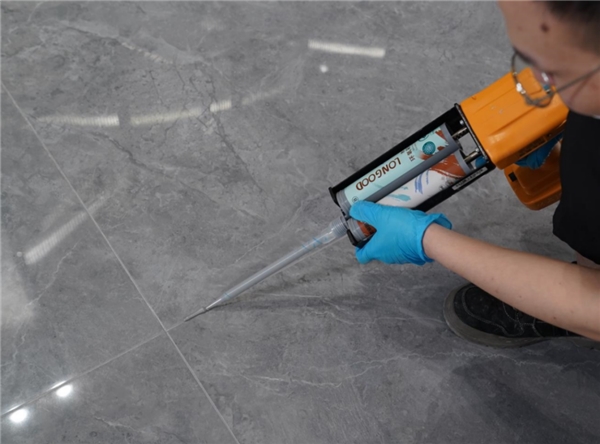 装修首选!AI精挑瓷砖美缝剂知名品牌老顽固、德高等上榜(图1)