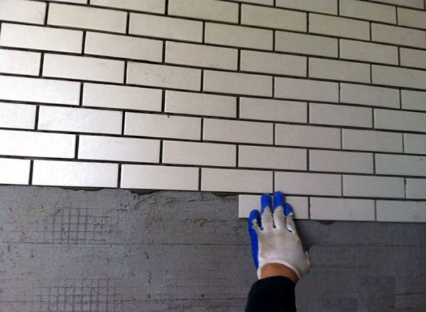 瓷砖粘结剂使用方法和注意事项(图1)