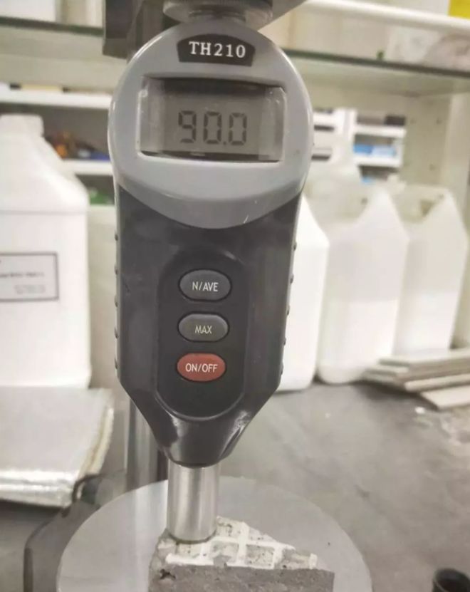 万年邦：为什么瓷砖胶里不能加水泥？(图6)