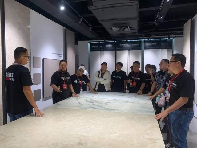 圆满收官狮王瓷砖震撼佛山陶博会重磅新品实力圈粉！(图1)