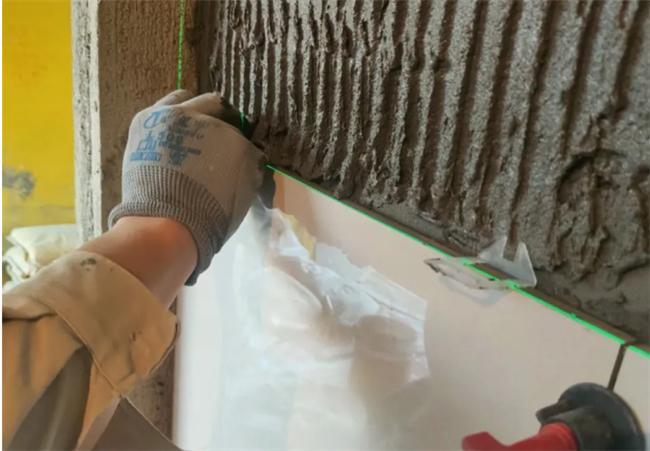 金匠大师瓷砖胶课堂瓷砖胶薄贴到底贴的稳不稳？(图2)