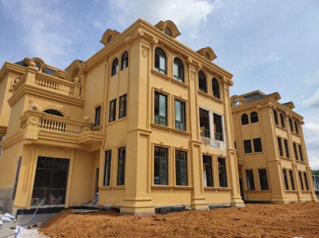 “高空瓷砖禁令”来袭！仿石漆成外墙装饰新宠的五大理由(图1)