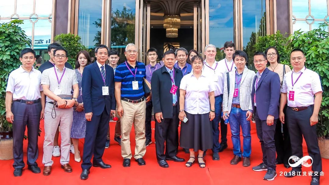 跨越十年江北瓷博会用行动赋能建陶企业创新突围(图1)