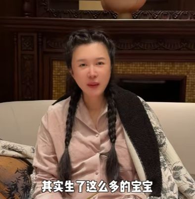不偏心！73岁张纪中和34岁杜星霖多子多福网友关注没血缘大儿子(图2)