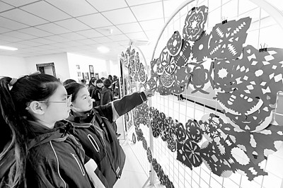 完善制度机制培育和践行社会主义核心价值观(图2)