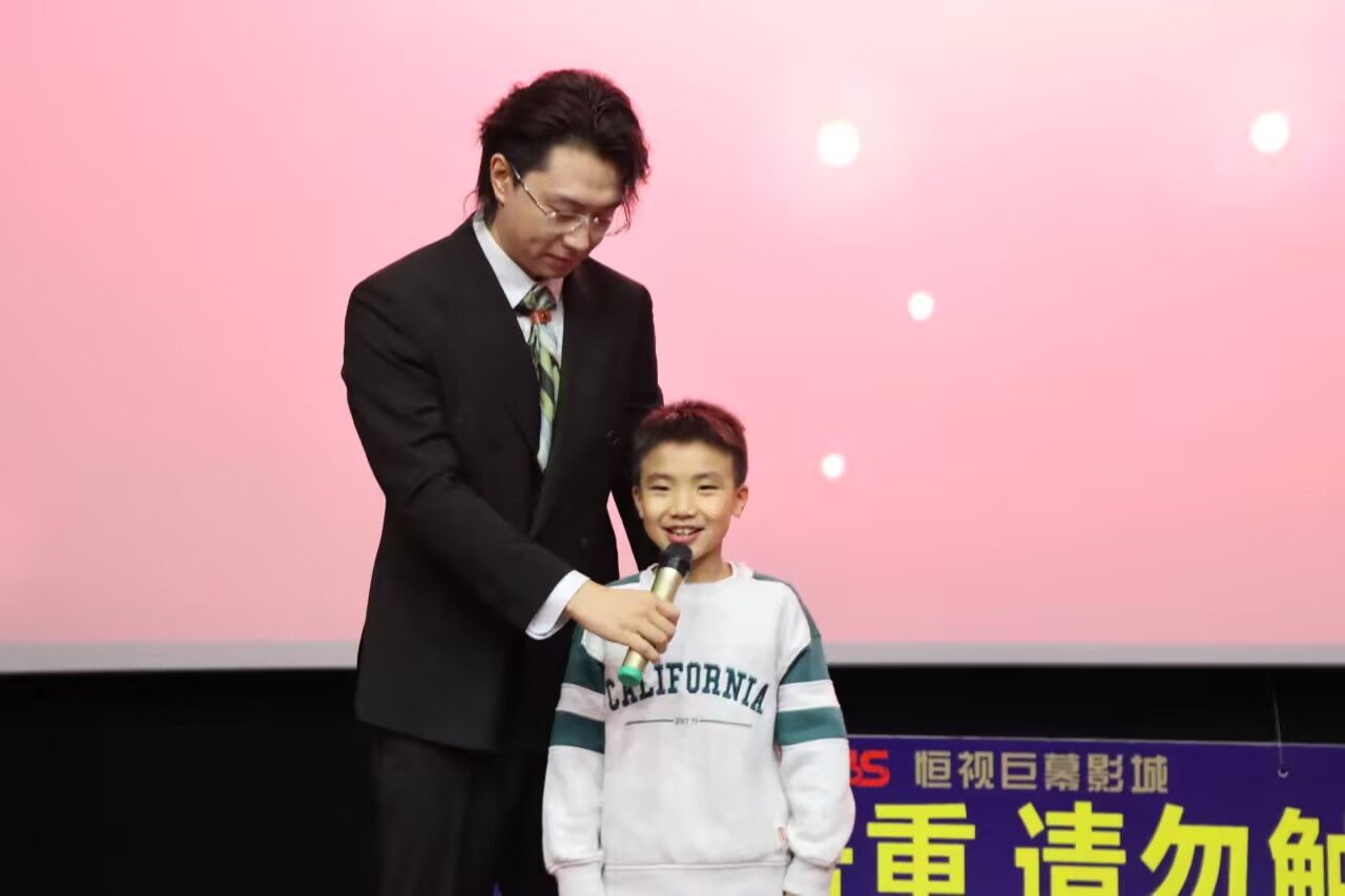 光影绽放、巾帼领航——海南菁华生殖妇产医院致敬“她”力量观影活动圆满举行(图3)