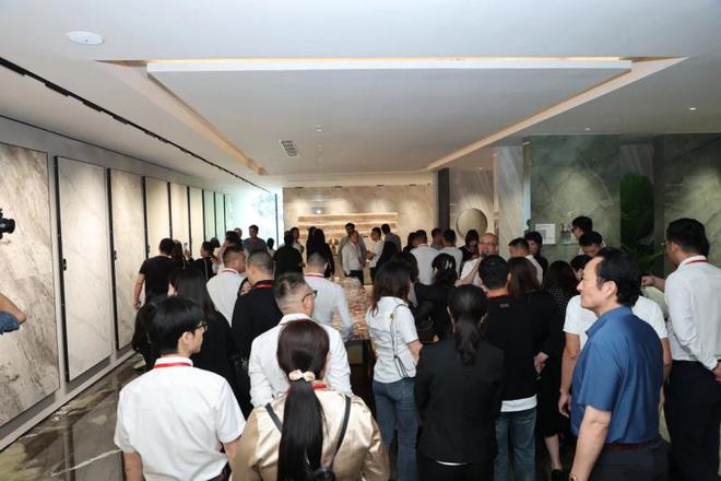 新品齐发赢战市场冠珠瓷砖冬春新品年度发布暨产品订货会圆满举行(图5)
