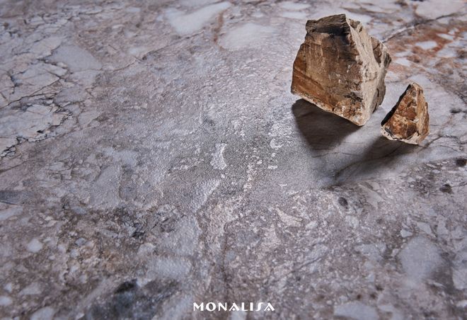 触摸时空的纹路：蒙娜丽莎瓷砖时空石韵系列让岁月在肌理中流淌(图1)