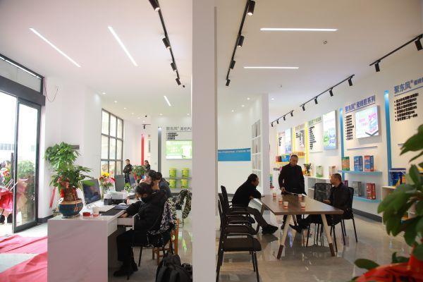从初创到崛起湖南聚东凤涂料科技的发展密码(图2)