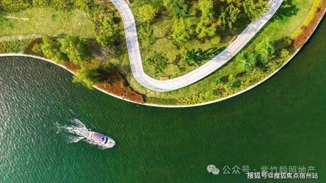 兰香湖贰号售楼处发布：324席稀缺联排闵行滨水的高端藏品(图3)