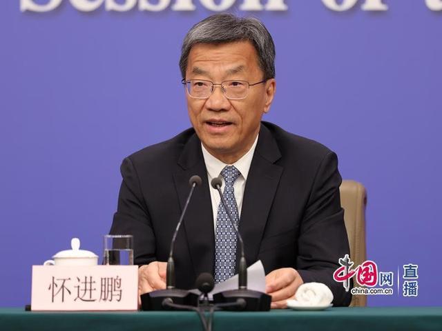 教育部部长怀进鹏：将实施新一轮学生心理健康促进行动(图1)