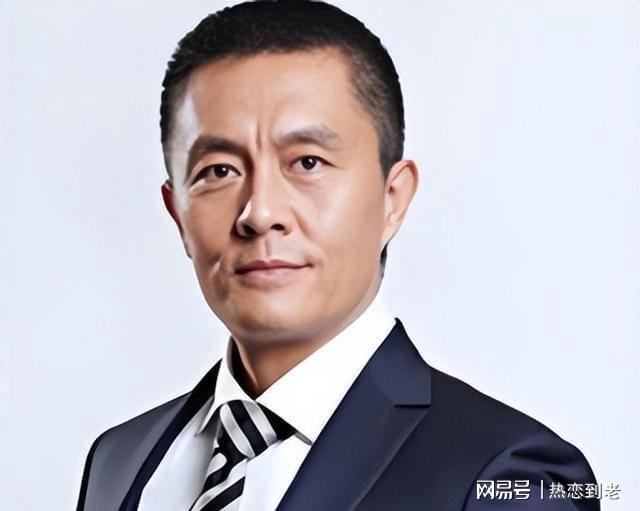 常戎：离开王菁华娶小17岁张远是人生最佳选择(图2)